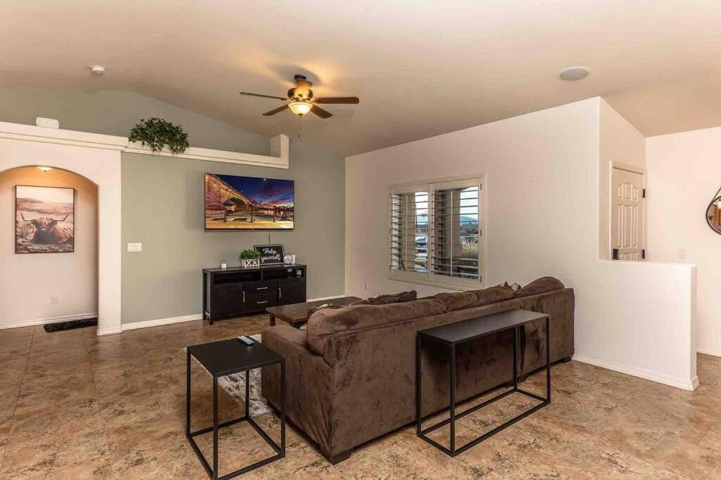Hot Tub . Spacious . Pets . Central . Boat Parking Lake Havasu City Exterior foto